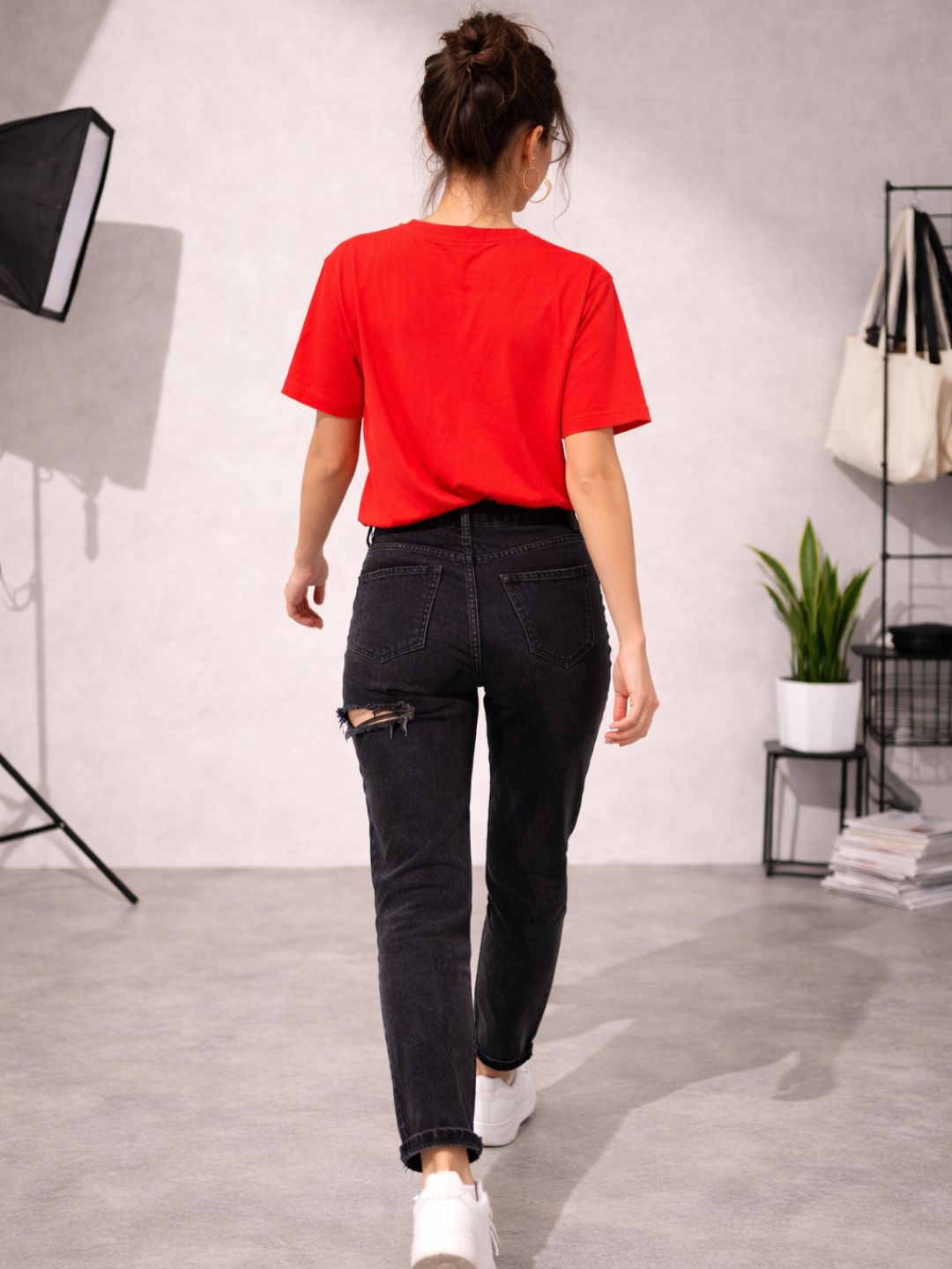 Women Oversized Tshirts - Red Main Character