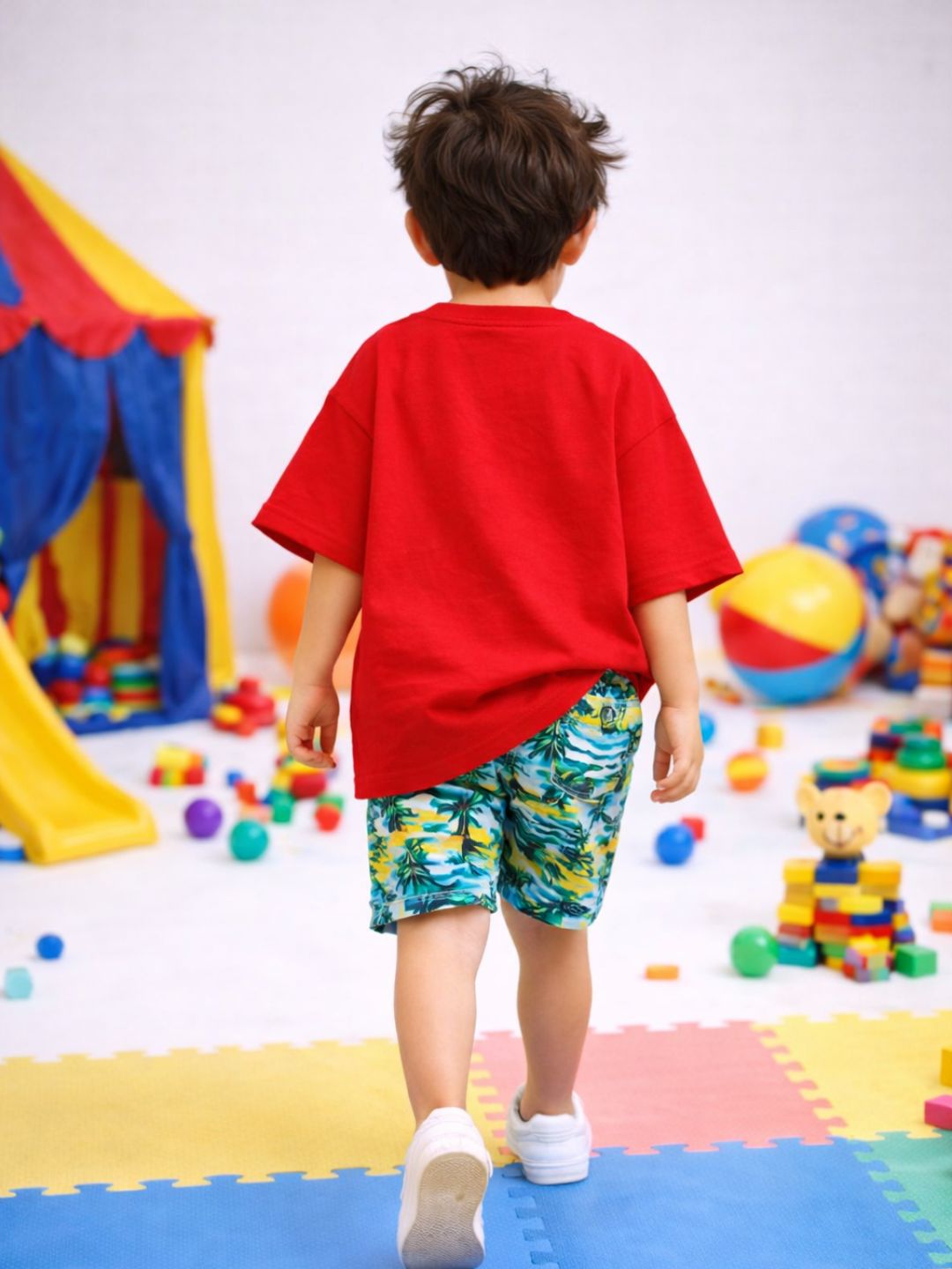 Boys Oversized Boxy Tshirt - Red 3 Kittens